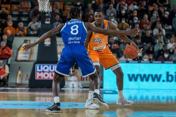 他距离兑现 他距离兑现