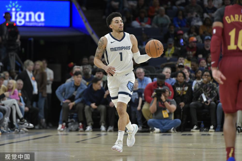 在社交媒体 在社交媒体