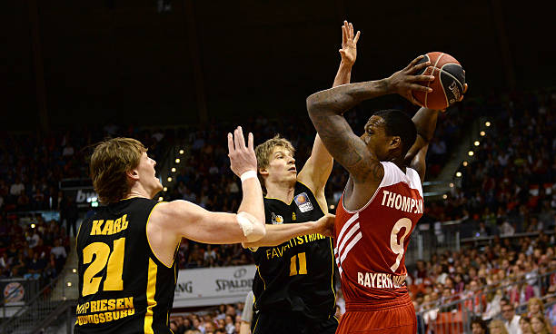 他们在中场 他们在中场